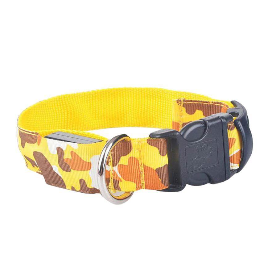 Luminous camouflage dog collar in yellow and brown, made of durable nylon and plastic, with adjustable buckle.