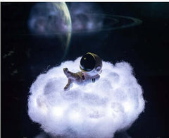 This astronaut lamp features colorful clouds and a rainbow glow—perfect as a children's night light or a fun, creative gift for any space lover.