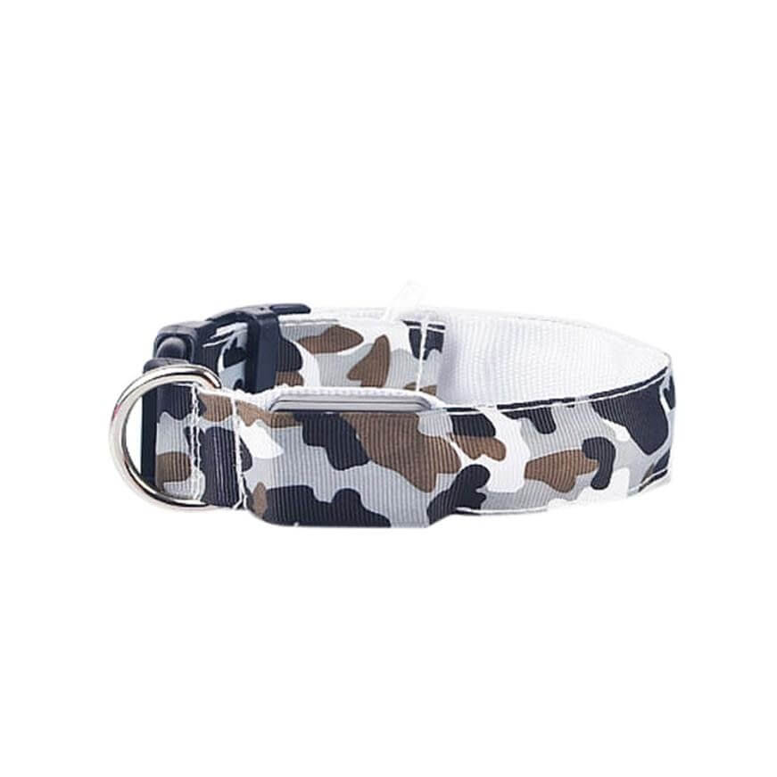 Camouflage luminous dog collar made of nylon and plastic, featuring an adjustable buckle and stylish design.