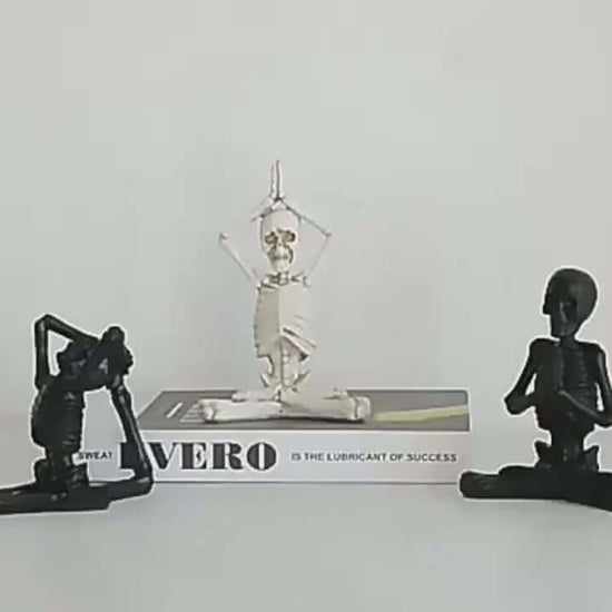 Halloween Horror Desktop Ornaments Skeleton in vintage white