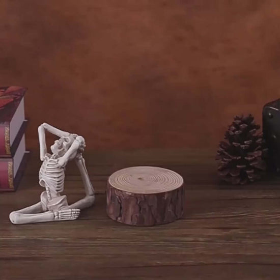 Halloween Horror Desktop Ornaments Skeleton in vintage white