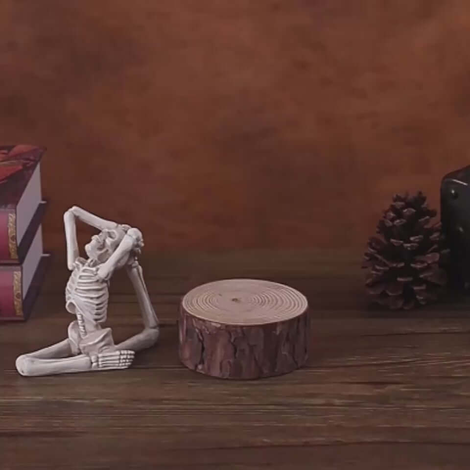 Halloween Horror Desktop Ornaments Skeleton in vintage white